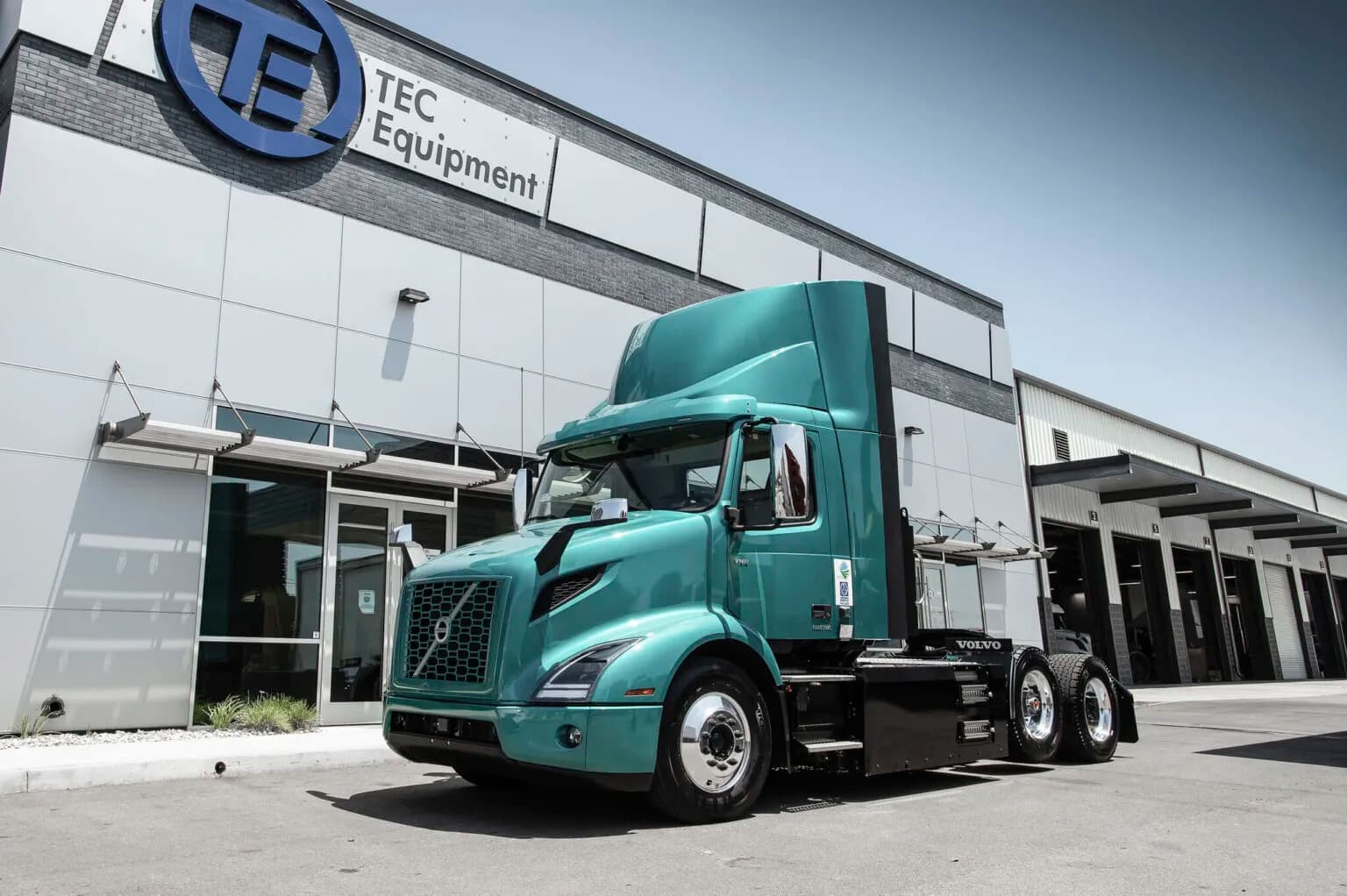 TEC Equipment – Fontana Named First Volvo EV Certified Dealer