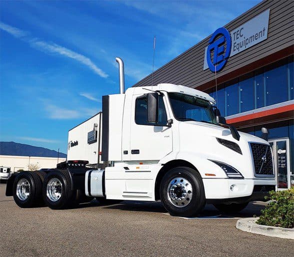 2024 VOLVO VNR64T300 VC9293S L Day Cab