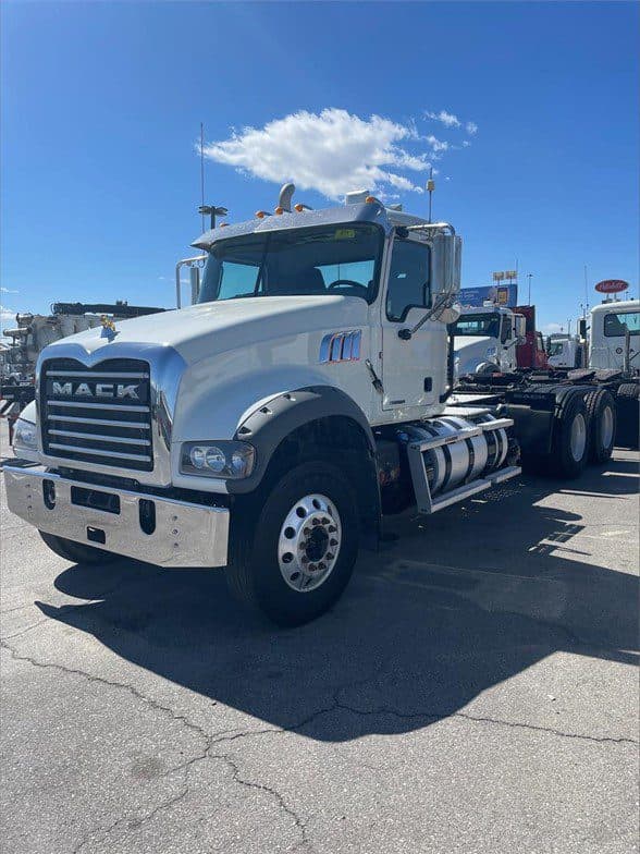 2022 MACK GRANITE 64FR UV1044
