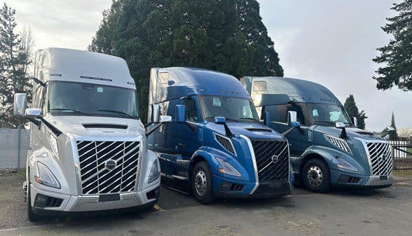 2025 VOLVO VNL64T860 VE1296