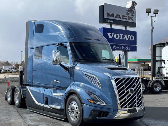 2026 VOLVO VNL64T860
