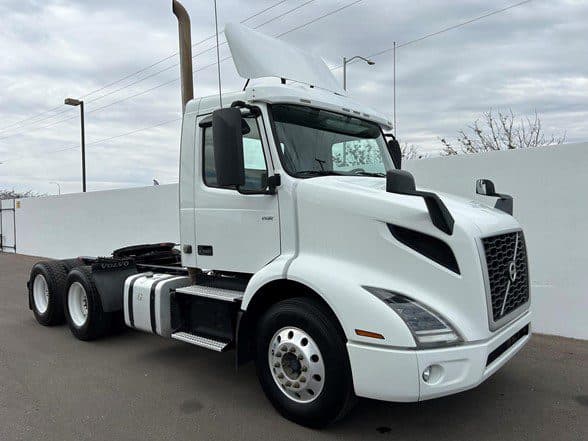 2018 VOLVO VNR64T300 UH1062L